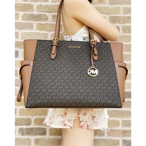 michael kors gilly tote.